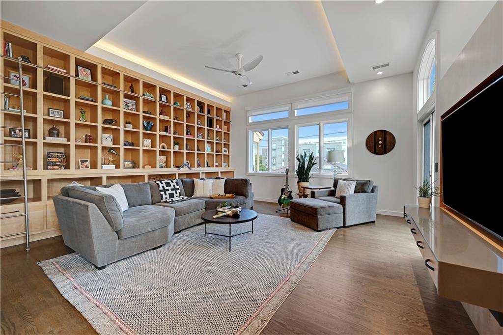 Photo of 5038 Walnut Street Kansas City MO 64112