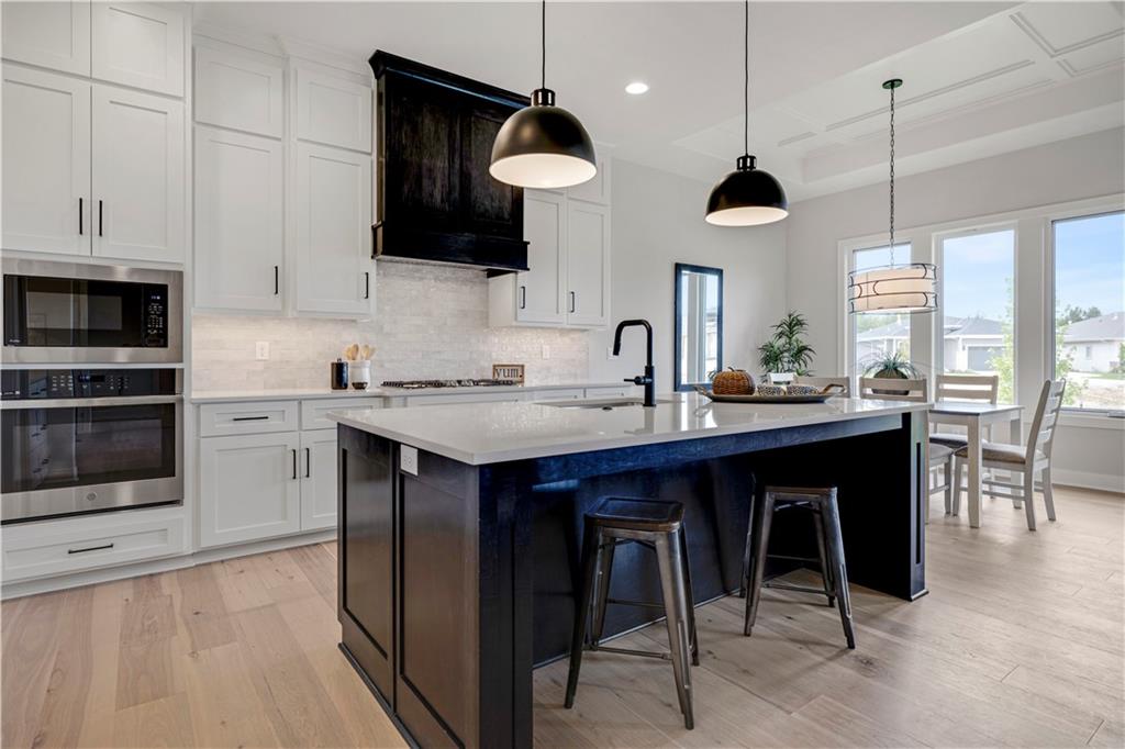 Photo of 25062 W 98th Place Lenexa KS 66227