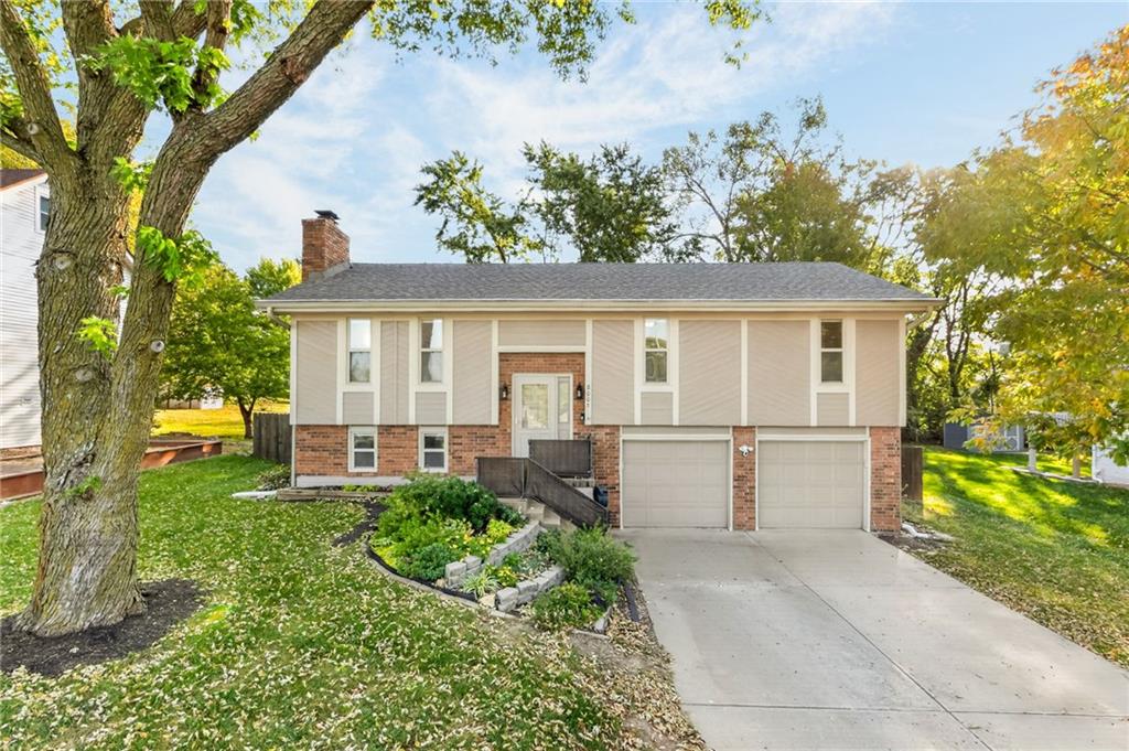 Photo of 8005 N Congress Avenue Kansas City MO 64152