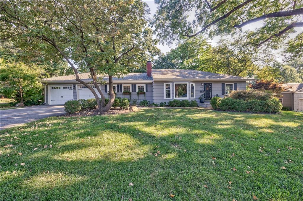 Photo of 5401 W 65 Place Prairie Village KS 66202