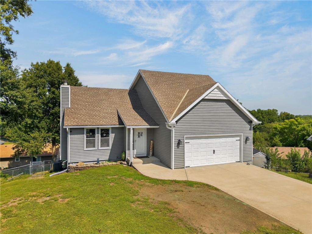 Photo of 306 Lakeland Drive Smithville MO 64089