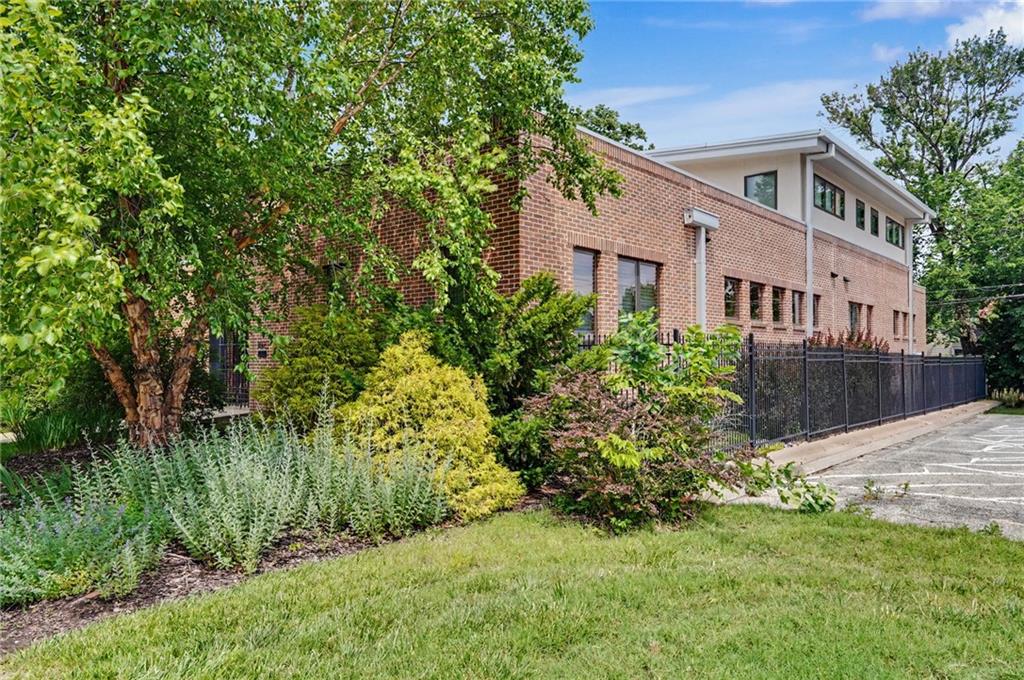 Photo of 832 Ohio Street Lawrence KS 66044