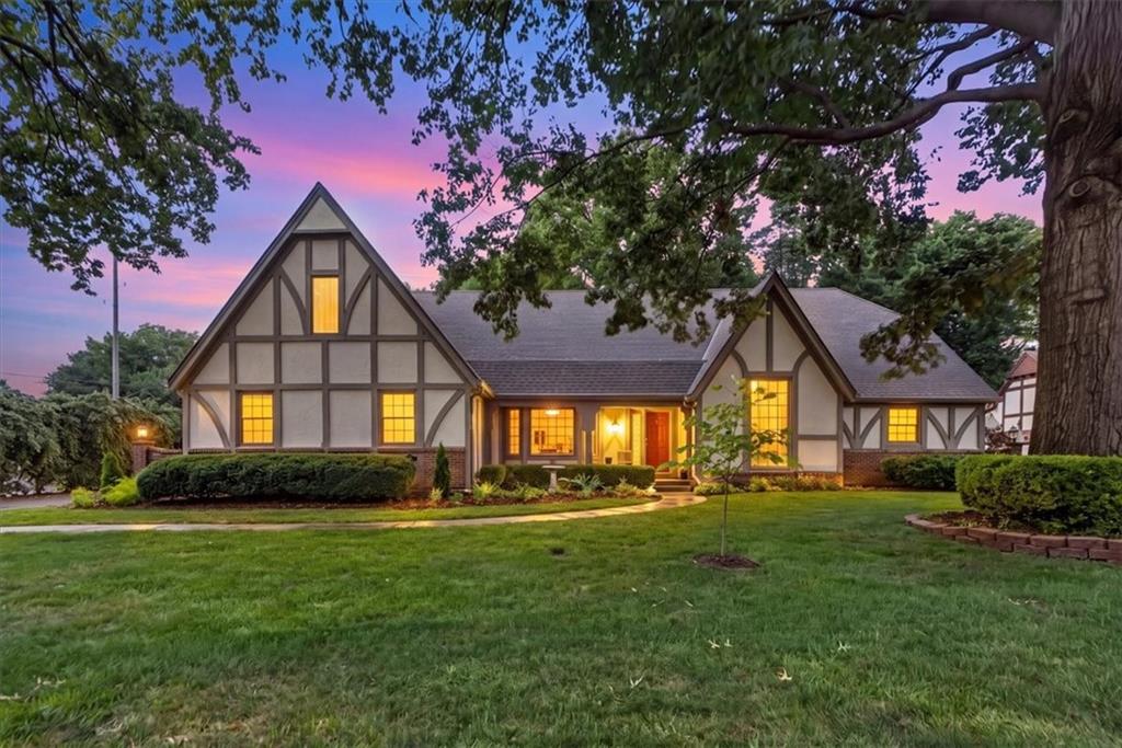 Photo of 3516 W 101st Terrace Leawood KS 66206