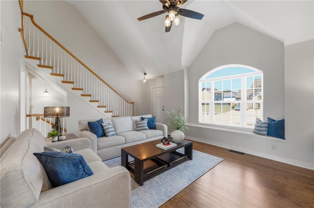Photo of 4405 SW Flintrock Drive Lee's Summit MO 64082