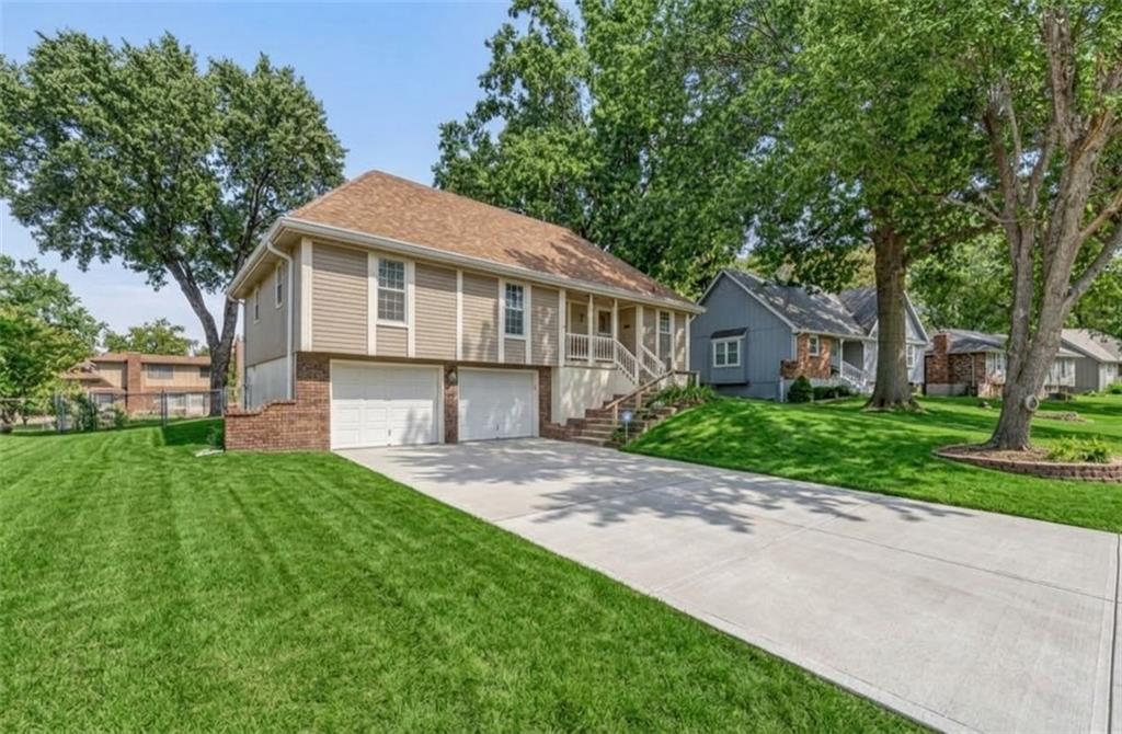 Photo of 301 SE Alice Street Blue Springs MO 64014