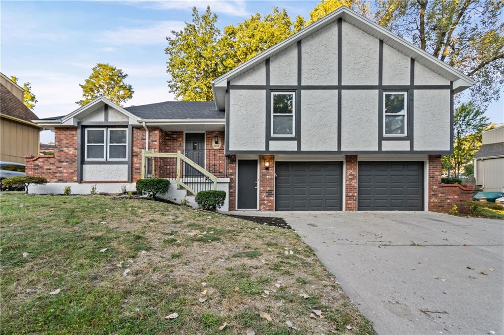Photo of 2800 S Cochise Drive Independence MO 64057