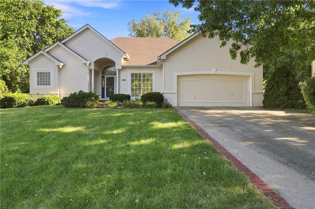Photo of 1403 NE Glenfield Court Blue Springs MO 64014