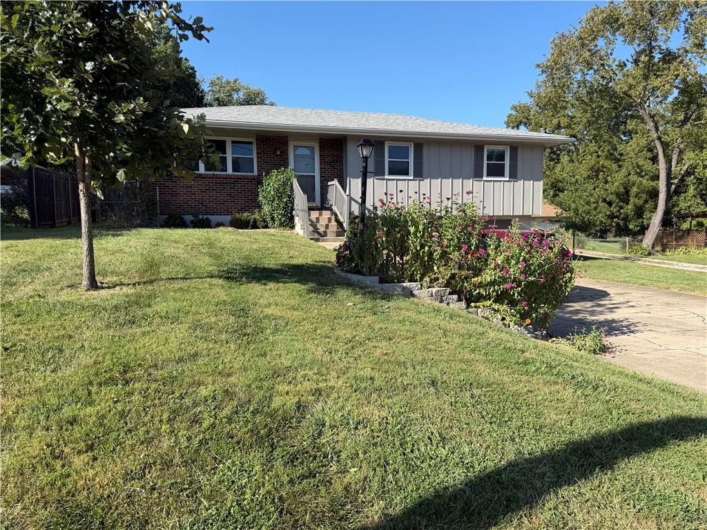 Photo of 7510 Oak Street Pleasant Valley MO 64068