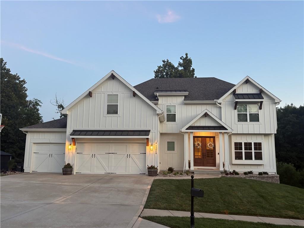 Photo of 13829 Clear Creek Drive Parkville MO 64152