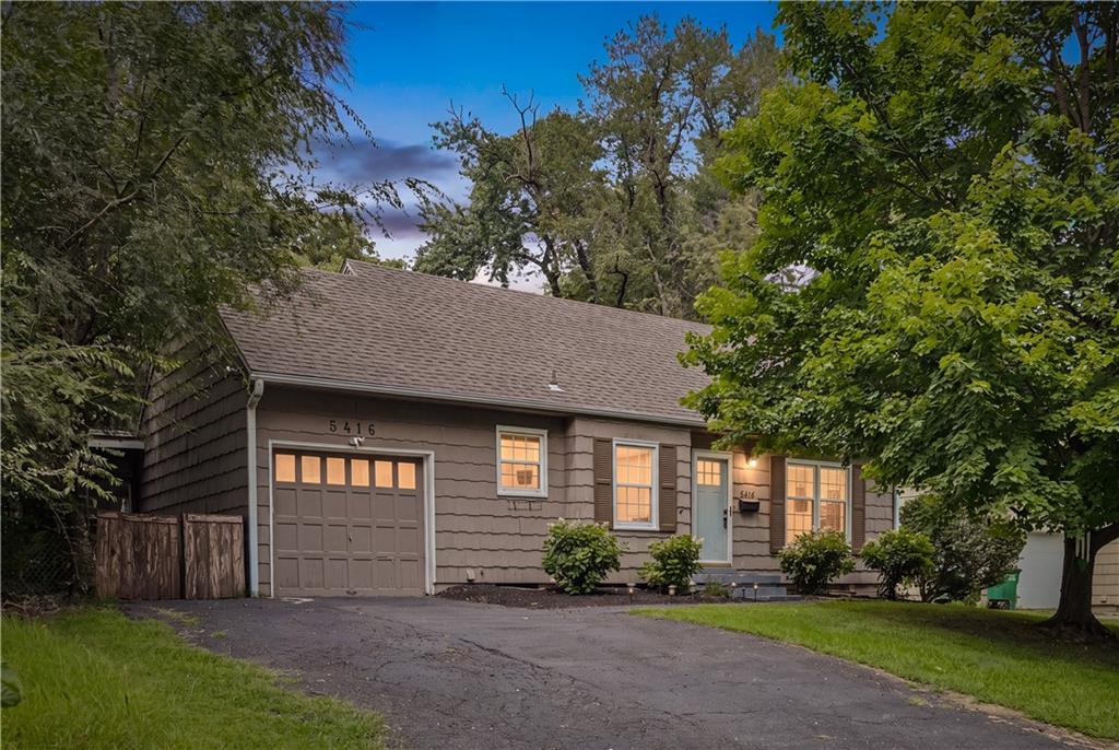 Photo of 5416 W 51 Street Roeland Park KS 66205