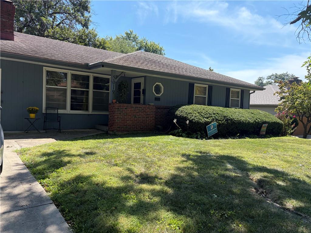 Photo of 5019 Pawnee Drive Roeland Park KS 66205