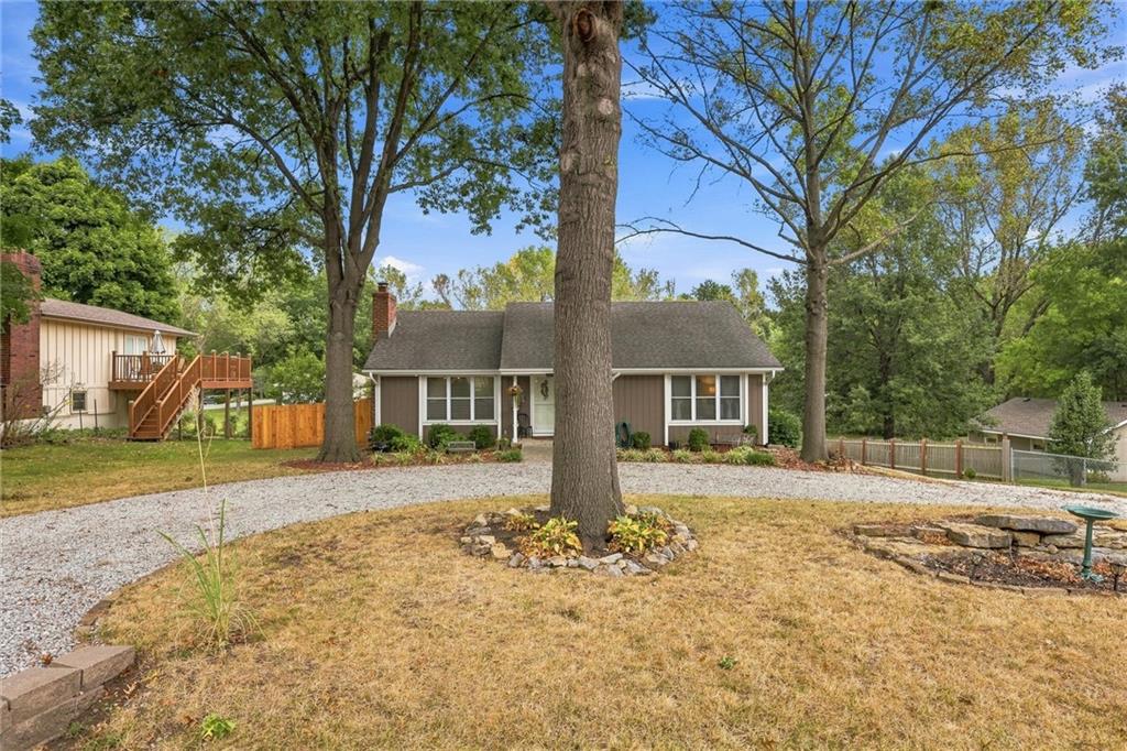 Photo of 712 Shishir Road Peculiar MO 64078