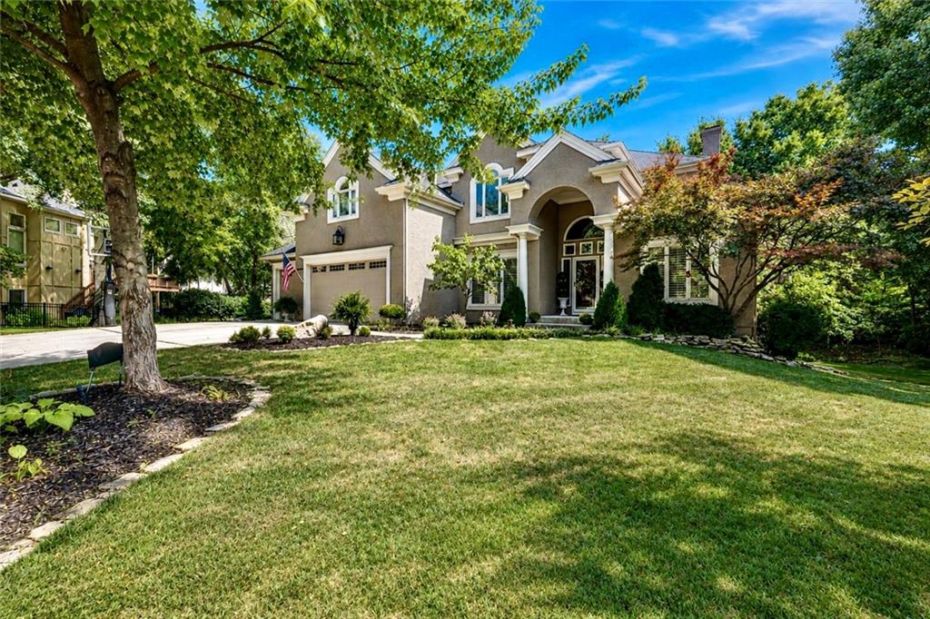 Photo of 13213 El Monte Street Leawood KS 66209