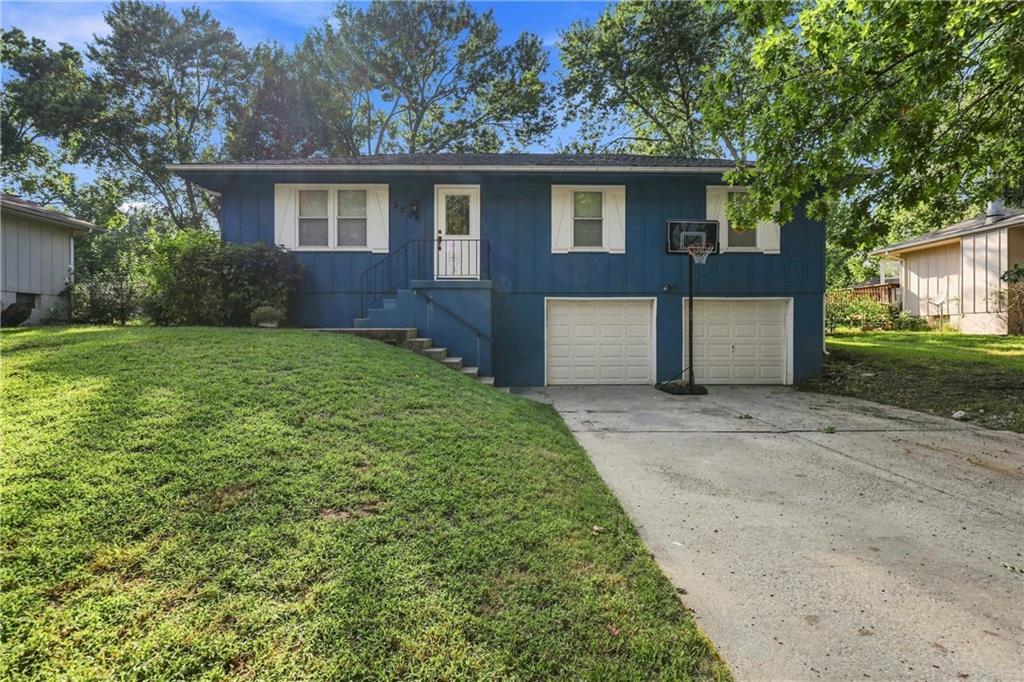 Photo of 2206 S Park Avenue Oak Grove MO 64075