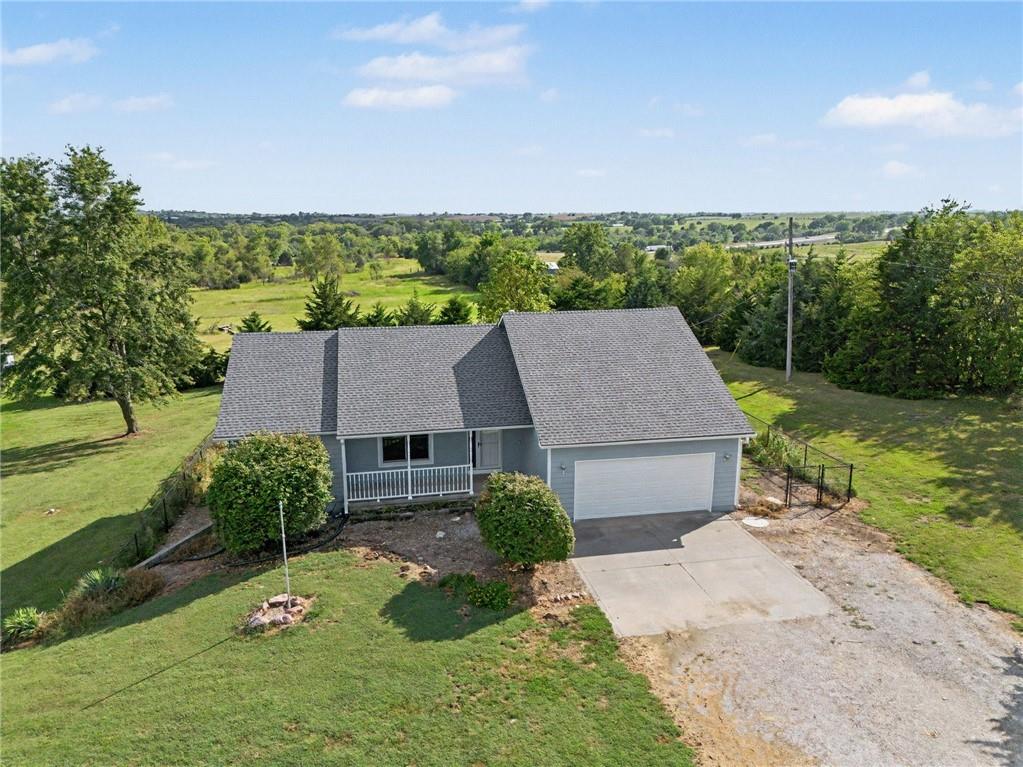 Photo of 21051 Hemphill Road Tonganoxie KS 66086