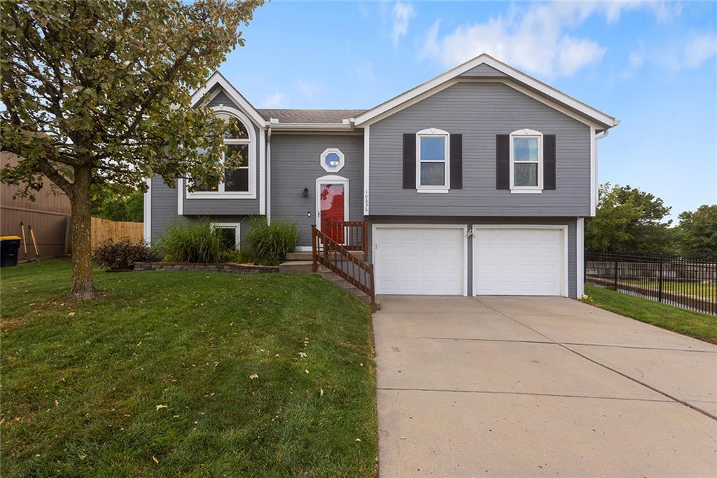 Photo of 10636 N Holmes Street Kansas City MO 64155