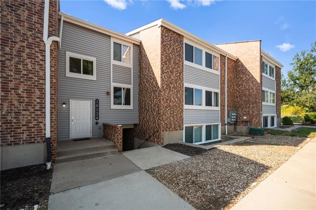 Photo of 10124 W 96th Street #F Overland Park KS 66212