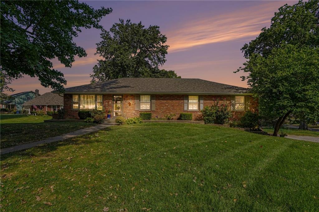 Photo of 200 W 104th Terrace Kansas City MO 64114