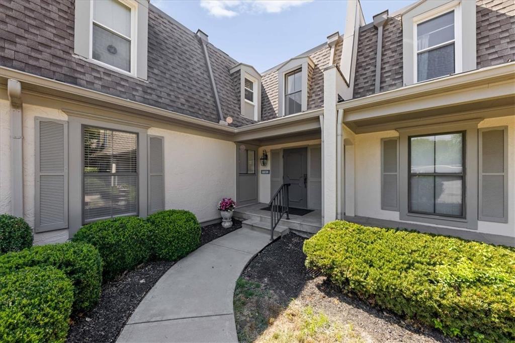 Photo of 10758 Glenwood Street #C Overland Park KS 66211