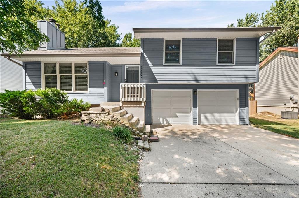 Photo of 10902 N Harrison Street Kansas City MO 64155