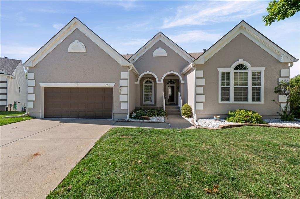 Photo of 9202 N Charlotte Court Kansas City MO 64155