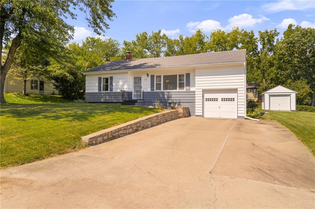 Photo of 10112 E 79th Terrace Raytown MO 64138
