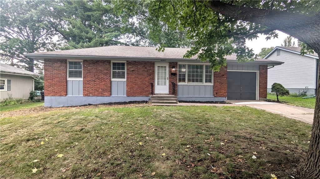 Photo of 4002 S Hocker Avenue Independence MO 64055