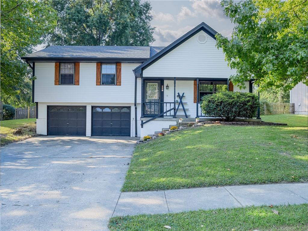 Photo of 409 NE Crescent Street Lee's Summit MO 64086