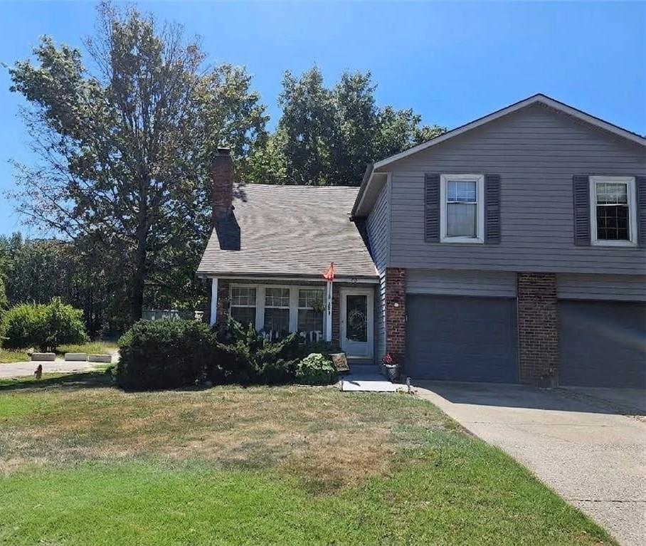 Photo of 201 W Foxwood Drive Raymore MO 64083