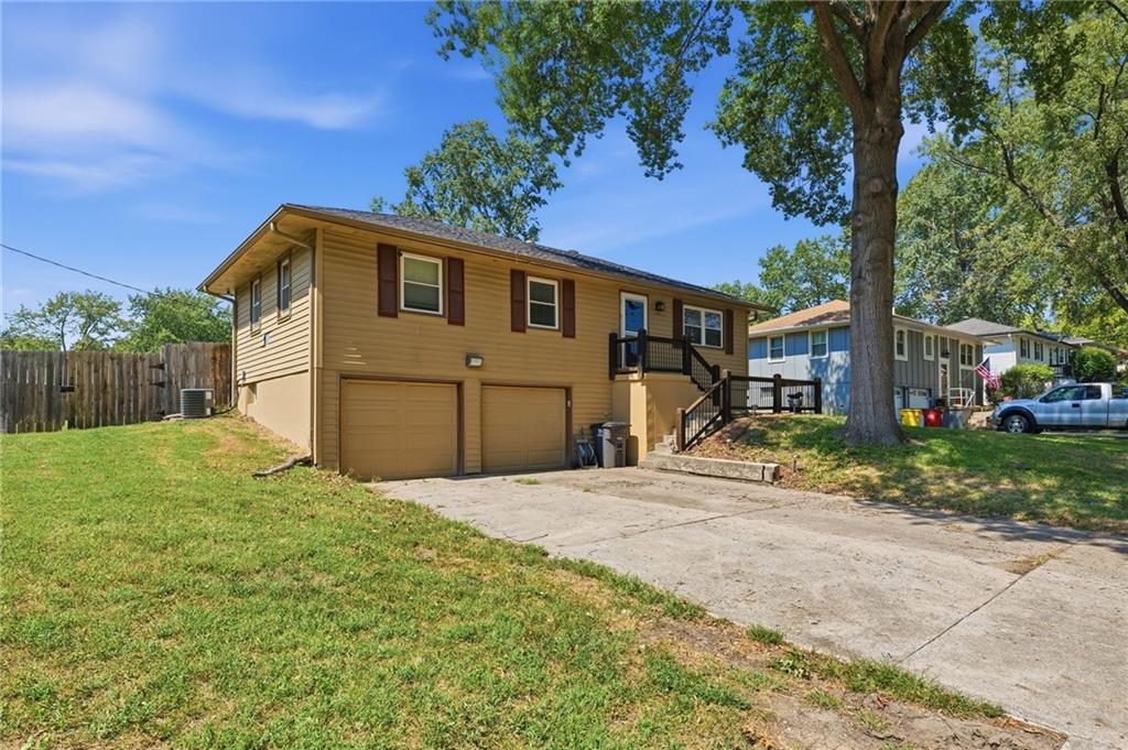 Photo of 1304 CLARK Avenue Independence MO 64050