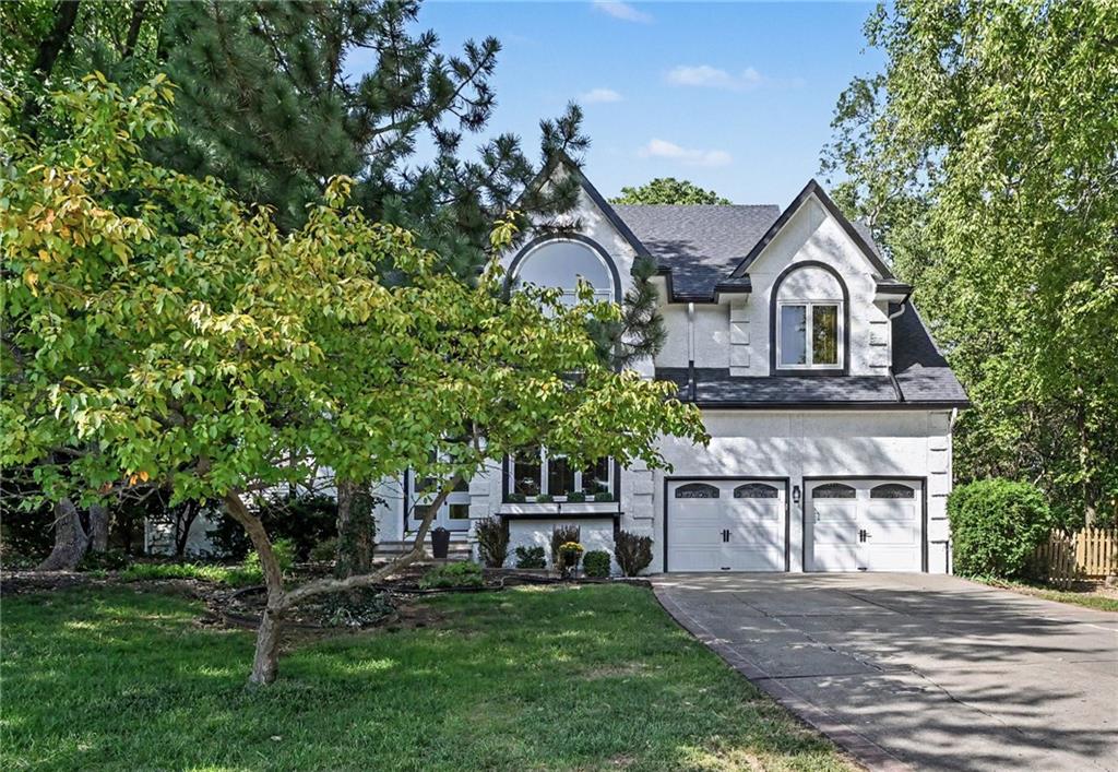 Photo of 8225 NW Weatherby Drive Weatherby Lake MO 64152