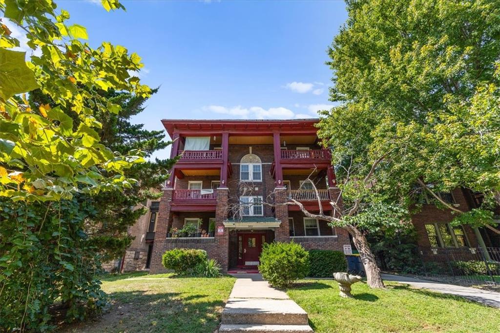 Photo of 3820 Walnut Street Kansas City MO 64111