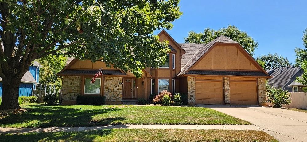 Photo of 1013 SE Greenridge Drive Lee's Summit MO 64081
