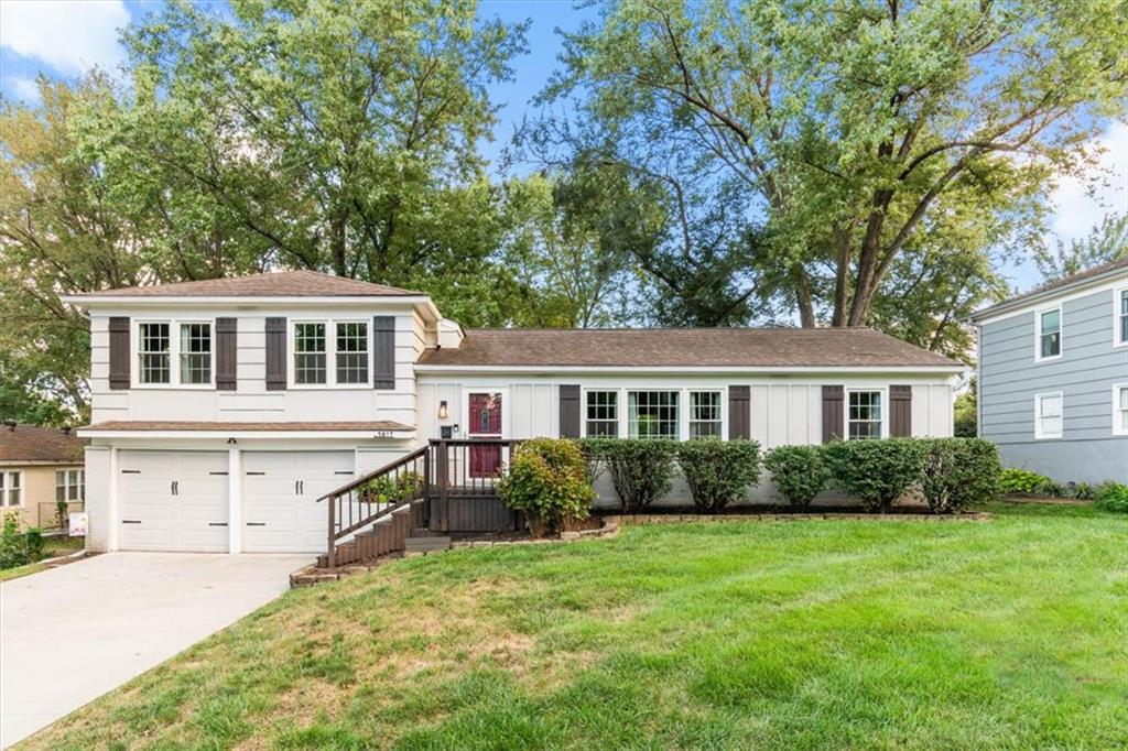 Photo of 5817 W 101st Place Overland Park KS 66207