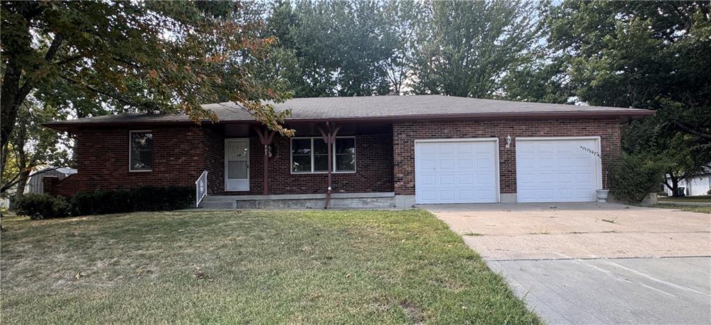 Photo of 402 S Delaware Street Archie MO 64725