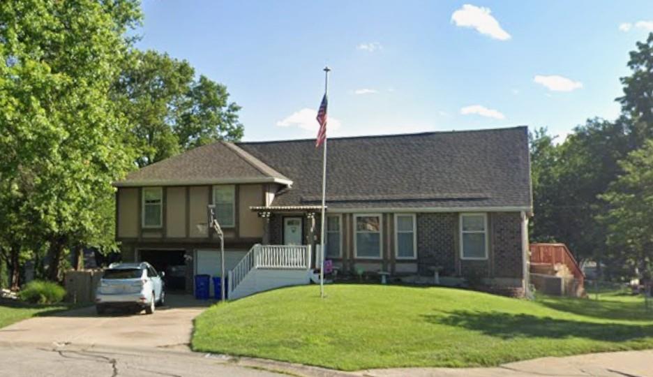 Photo of 5725 Earnshaw Street Shawnee KS 66216