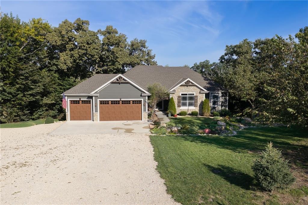 Photo of 17361 Blue Moon Lane Tonganoxie KS 66086