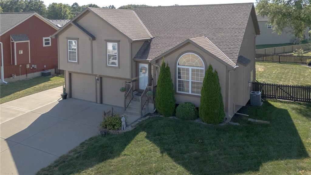 Photo of 1802 Lauren Lane Kearney MO 64060