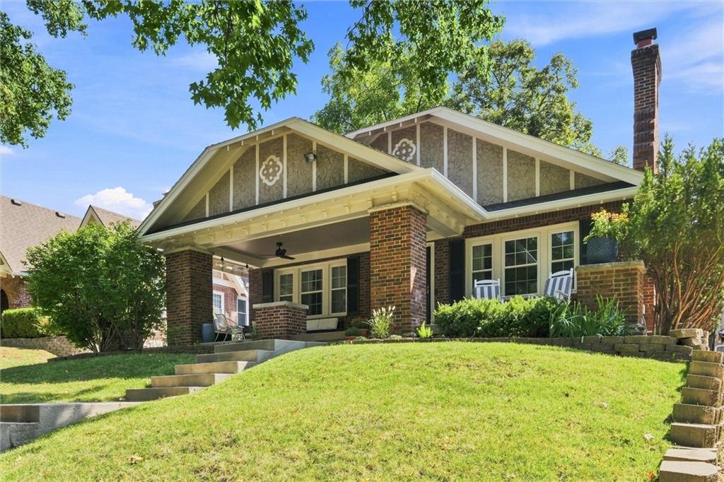 Photo of 303 E 66th Street Kansas City MO 64113