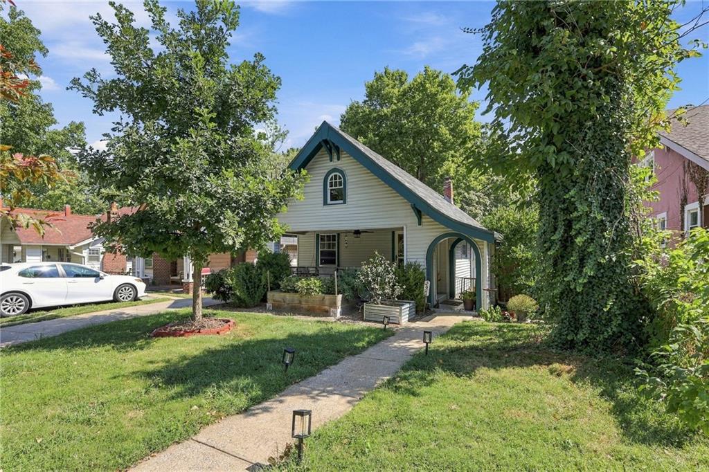 Photo of 3823 Genessee Street Kansas City MO 64111