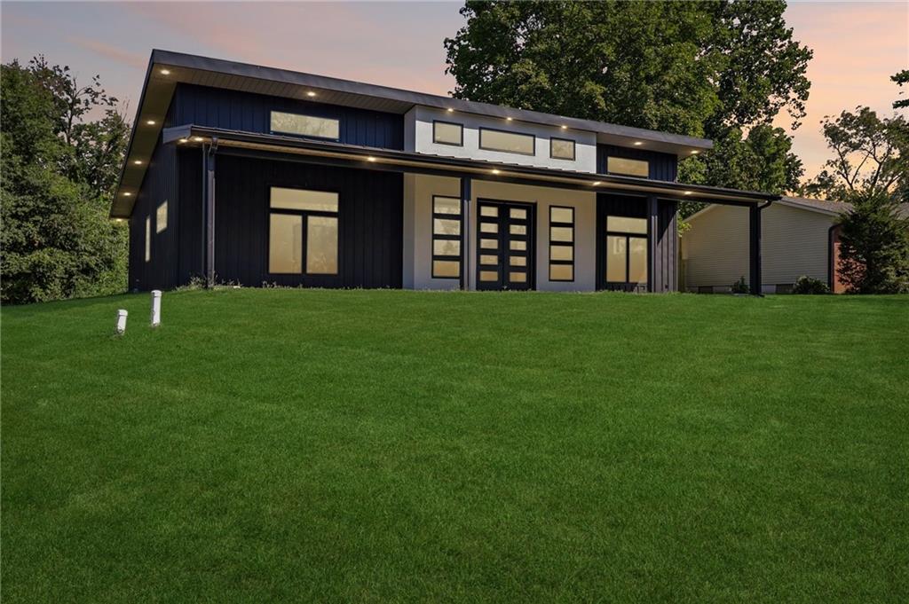 Photo of 1013 E 10th Street Carrollton MO 64633