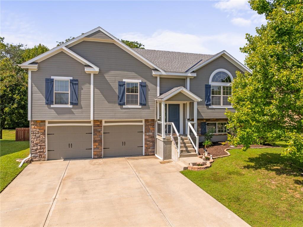 Photo of 9025 SW 10th Street Blue Springs MO 64064