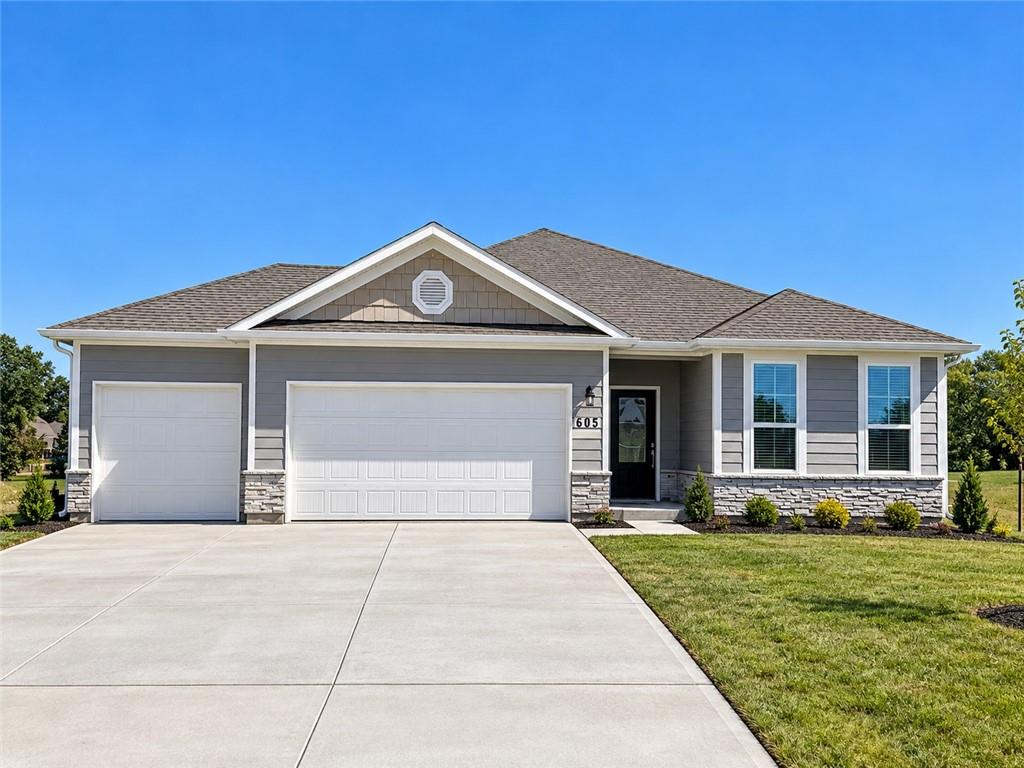 Photo of 605 SW Edgewood Meadows Drive Oak Grove MO 64075