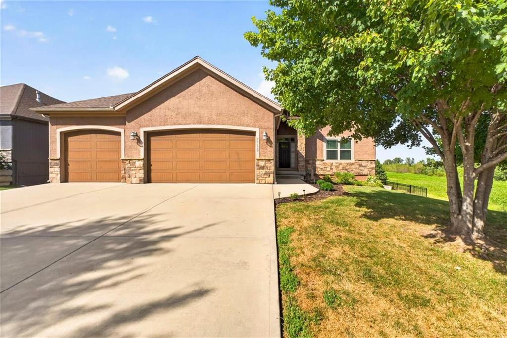 Photo of 17120 W 197th Place Spring Hill KS 66083