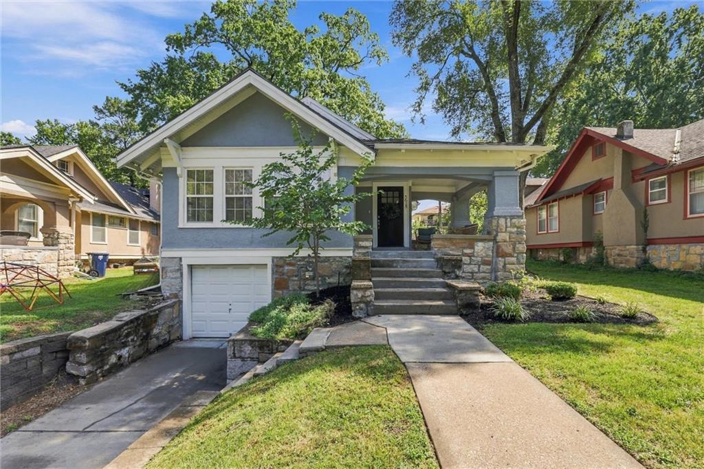 Photo of 5615 Charlotte Street Kansas City MO 64110