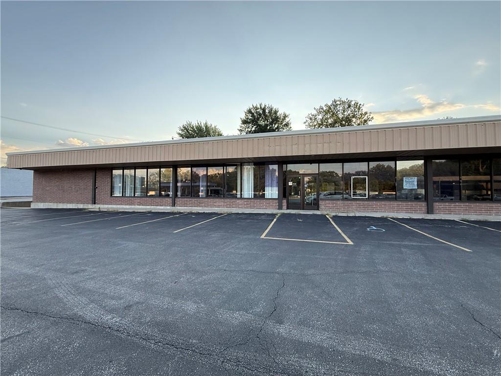 Photo of 7407 N Oak Trafficway Gladstone MO 64118