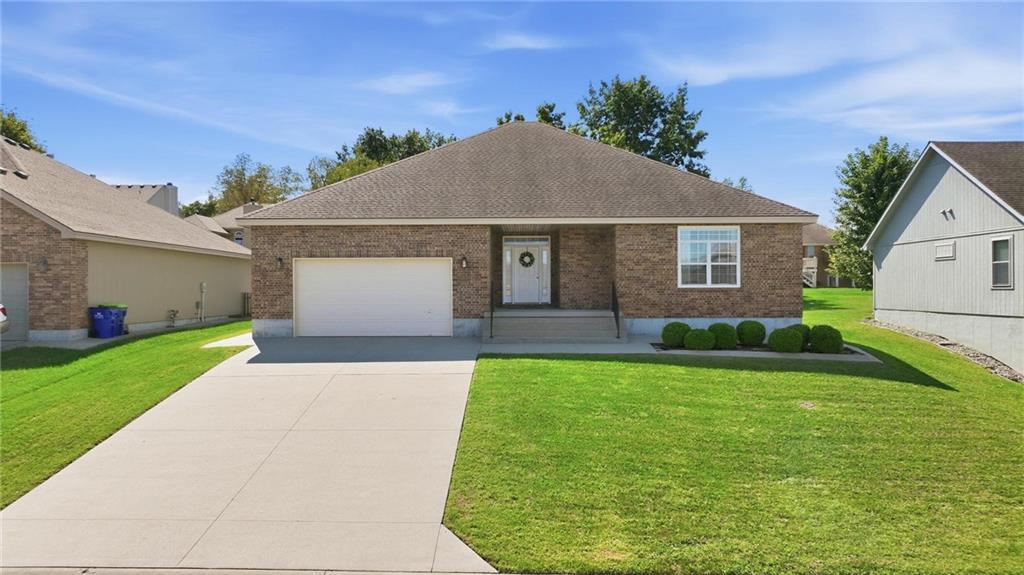 Photo of 3904 SW Briarwood Oaks Drive Blue Springs MO 64015
