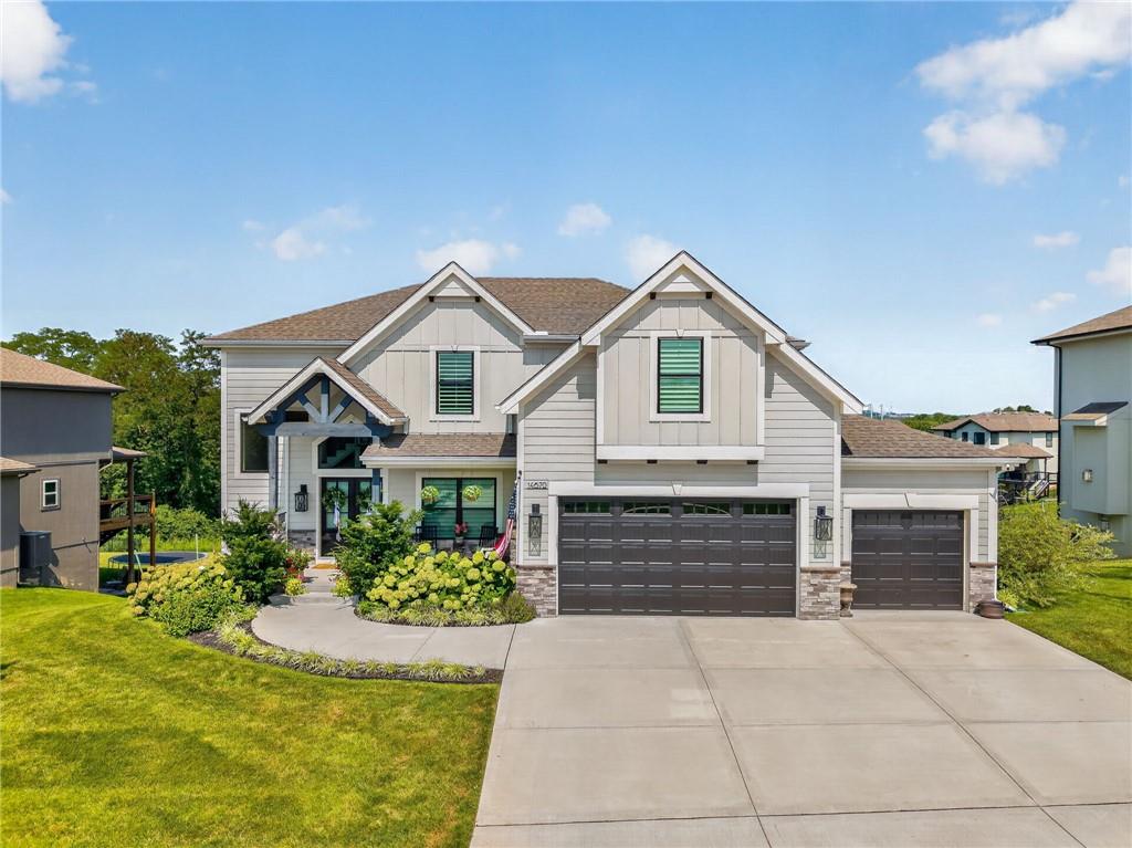 Photo of 14670 Thousand Oaks Place Parkville MO 64152