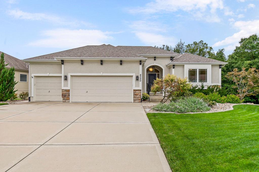 Photo of 9320 N. Dawn Avenue Kansas City MO 64154