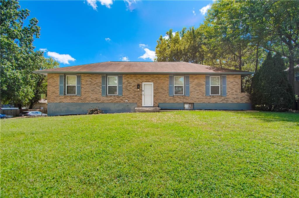 Photo of 300 Parkwood Drive Blue Springs MO 64014